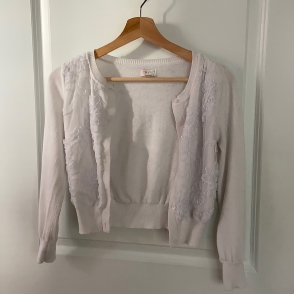 white cropped mesh floral cardigan - Picture 1 of 3